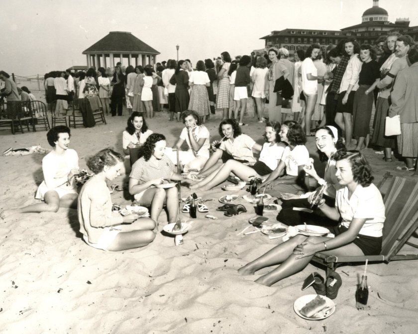 1948 Convention casual dinner on the beach